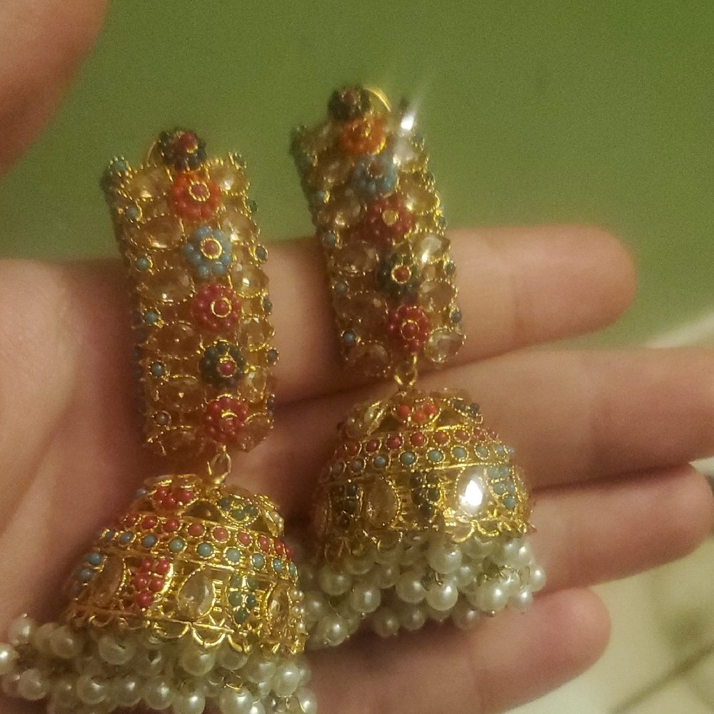 Nwot Pakistani Nauratan Gold Jhumka